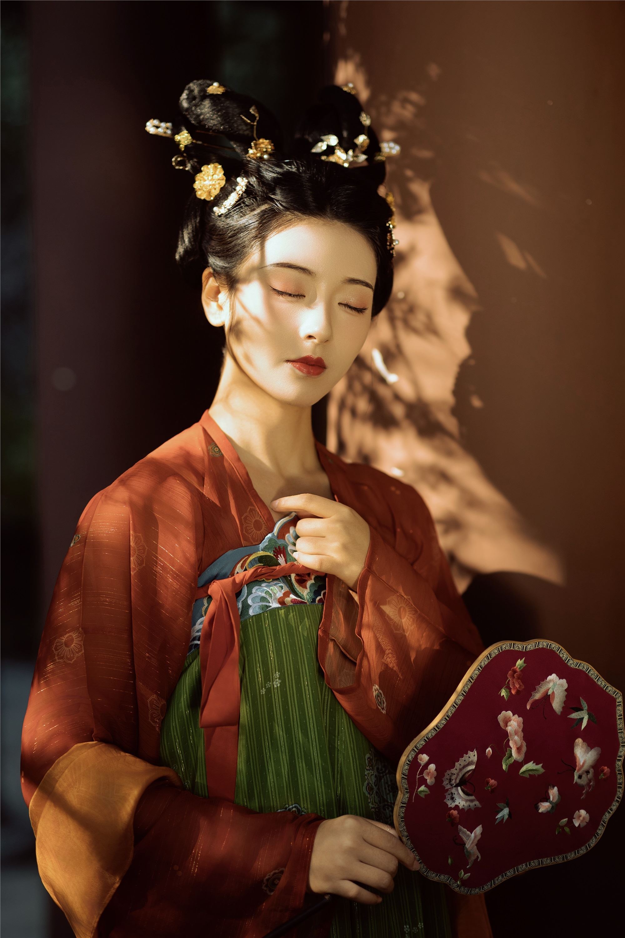 YITUYU艺图语 2025.01.14 悭晚秋 墨律